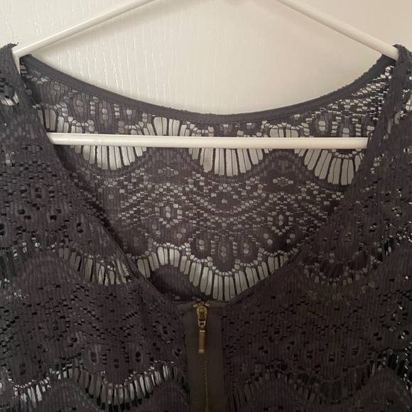 Zara grey lace top. Size M - Picture 3 of 3